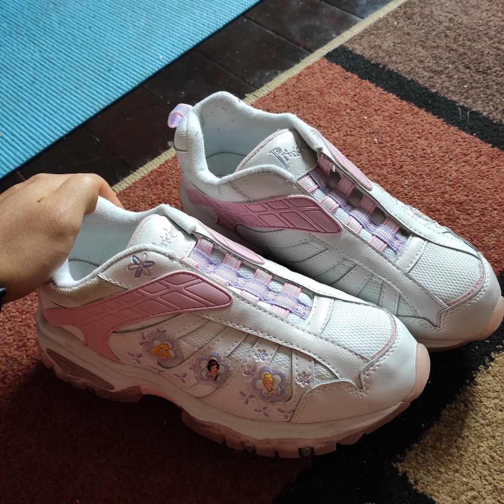 BRAND NEW princess shoes